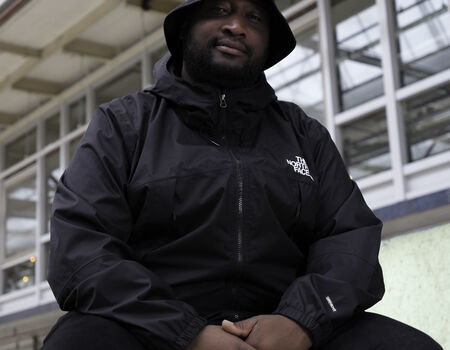 Rodgairo Dalnoot werd geïnterviewd voor het onderzoek naar koloniaal verleden. Hij vindt het jammer dat je het Papiaments hier steeds minder hoort:  ‘Spreek maar Nederlands, want dat vergroot je kansen’ kreeg hij te horen.
Zijn hele verhaal staat online
buff.ly/3pWTH6w