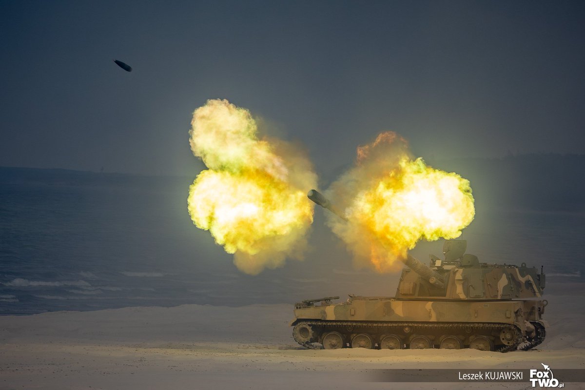 9pulkrozp's tweet photo. W defiladzie weźmie udział  2⃣ tys. żołnierzy, a także najnowocześniejszy sprzęt Wojska Polskiego: czołgi K2 Black Panther i M1 Abrams, samobieżne armatohaubice K9 Thunder, wyrzutnie rakiet HIMARS‼️ https://t.co/2ycizUm7UO