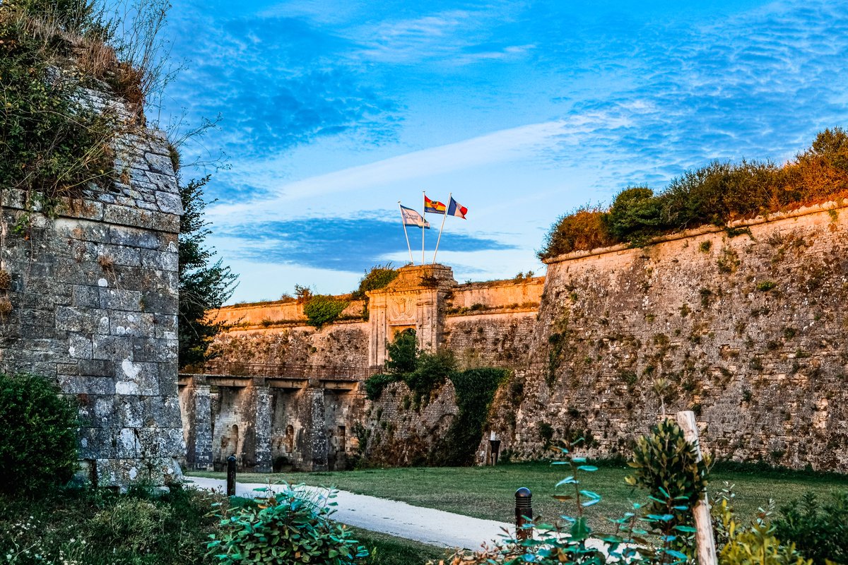 J'aime mon patrimoine (@jaimepatrimoine) on Twitter photo 😮Connaissez-vous l’#histoire du fort de l’#IledOleron?
🤩Partez sur les traces d’#alienordaquitaine, de #Vauban ou encore des #résistants de la #SecondeGuerremondiale qui ont marqué l’île d'Oléron👉tinyurl.com/HistoireFortOl…
<a href="/oleronmarennes/">IØMN Tourisme</a> <a href="/departement17/">Département de la Charente-Maritime</a> <a href="/NA_Tourisme/">Nouvelle-Aquitaine Tourisme</a> 😮Connaissez-vous l’#histoire du fort de l’#IledOleron?
🤩Partez sur les traces d’#alienordaquitaine, de #Vauban ou encore des #résistants de la #SecondeGuerremondiale qui ont marqué l’île d'Oléron👉tinyurl.com/HistoireFortOl…
<a href="/oleronmarennes/">IØMN Tourisme</a> <a href="/departement17/">Département de la Charente-Maritime</a> <a href="/NA_Tourisme/">Nouvelle-Aquitaine Tourisme</a>