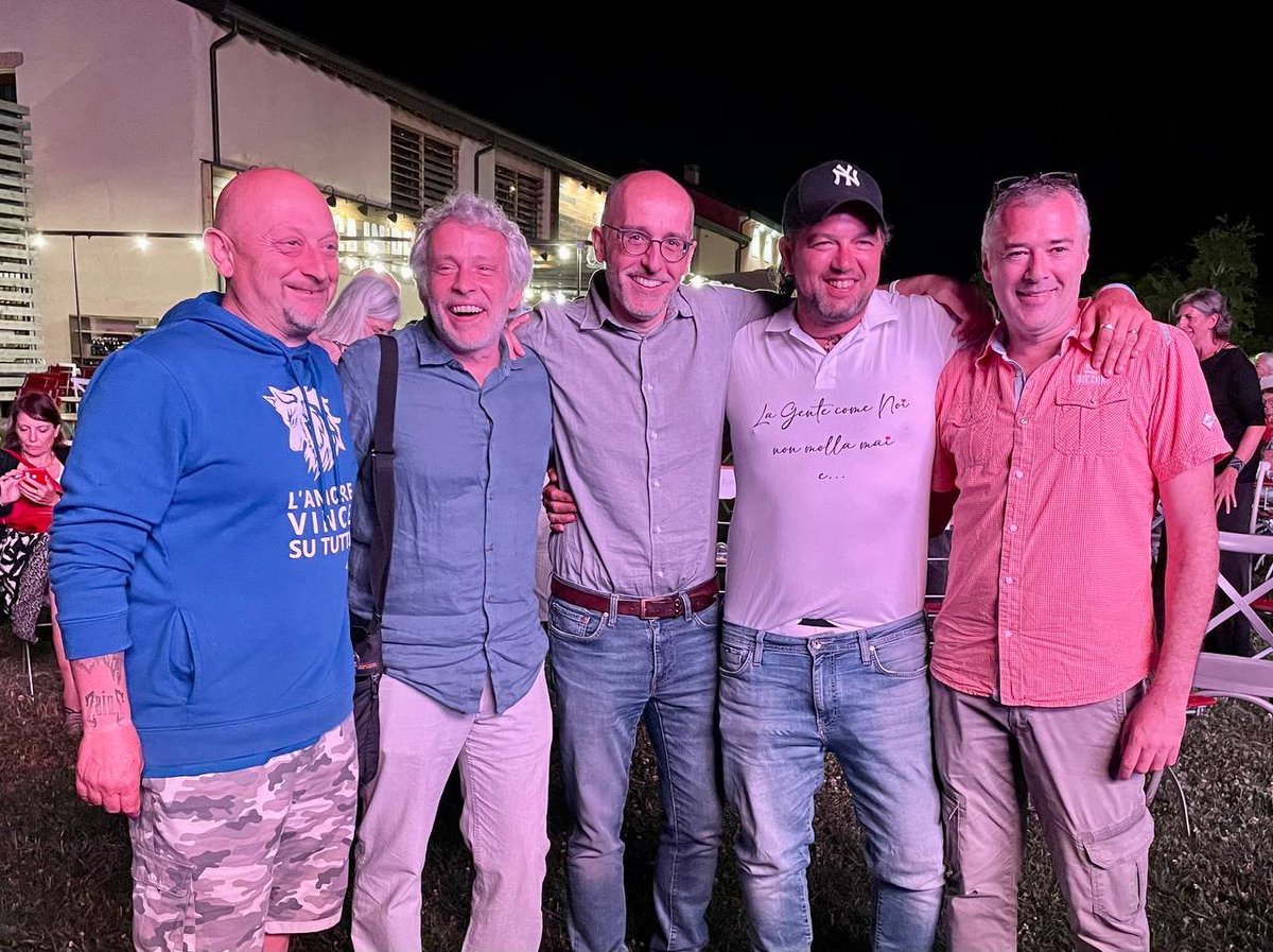 AlanPanassiti's tweet photo. L'associazione ContiamoCi da mesi fa sciacallaggio totale cercando (come molte altre) a diffondere paure. Ecco alcuni esempi.
In una serata i re del disagio: #Frajese e il disoccupato assenteista #Pizzer, oltre al venditore di piramidi #Zainz https://t.co/ftEHxclrm5