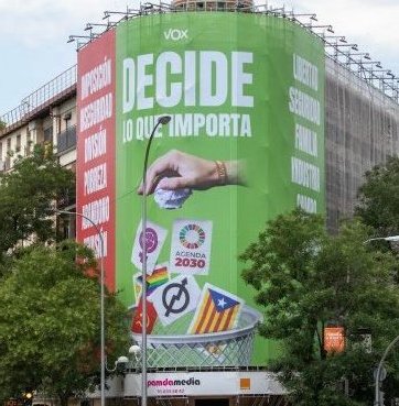Ayer España les tiro a la basura a ellos