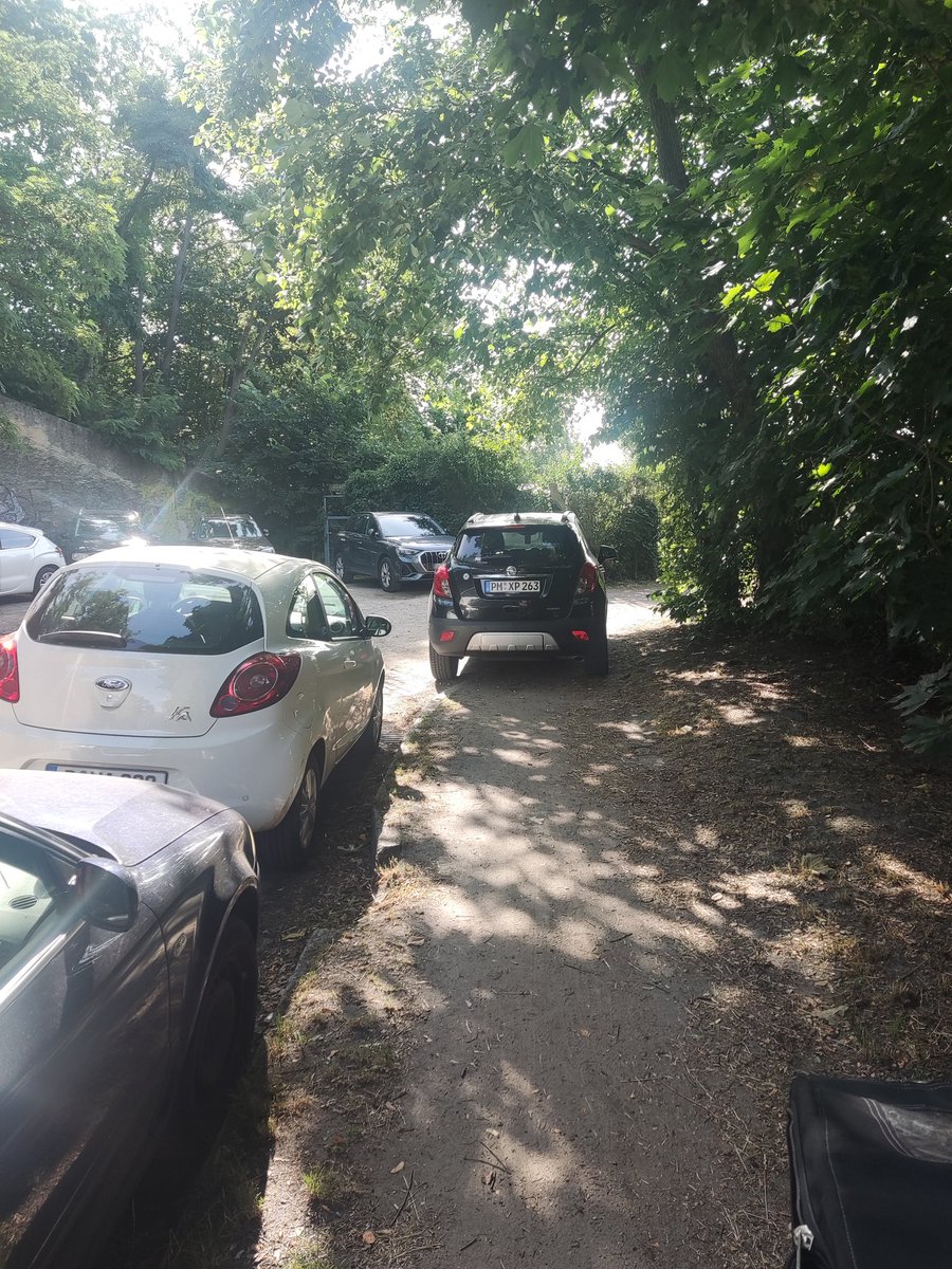 #runtervomgehweg <a href="/LH_Potsdam/">Potsdam</a>