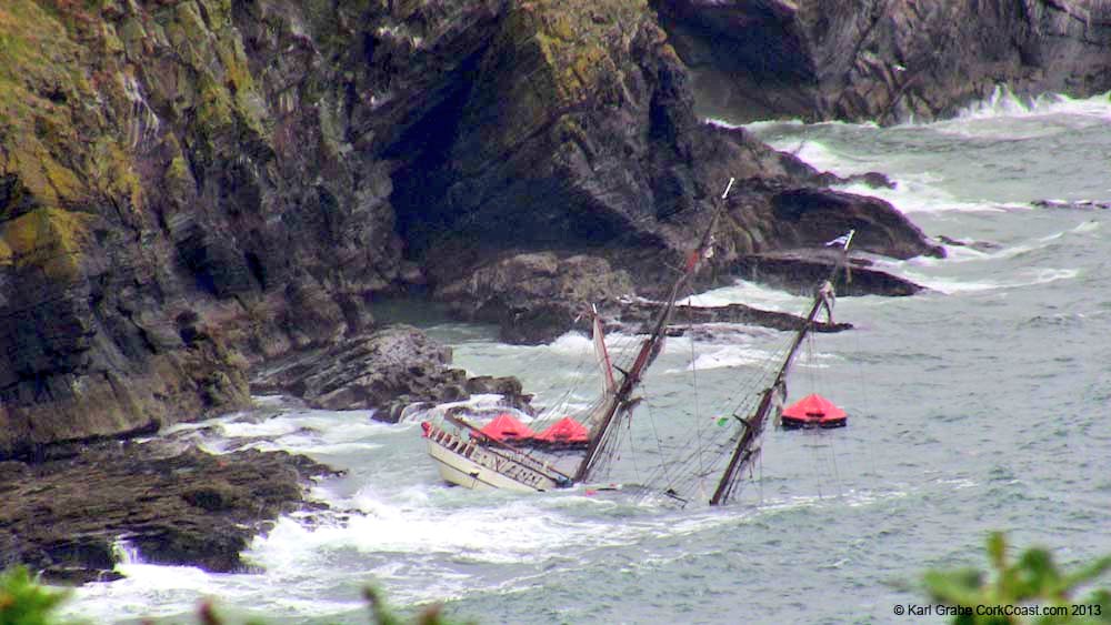 Tallship sinks off Oysterhaven near Kinsale, 10 years ago today.

📷📽️↘️
mastodon.ie/@corkcoast/110…

#tallShip #rnli #sar #corkCoast #astrid #ircg #cork #kinsale  #sailing #sailTraining