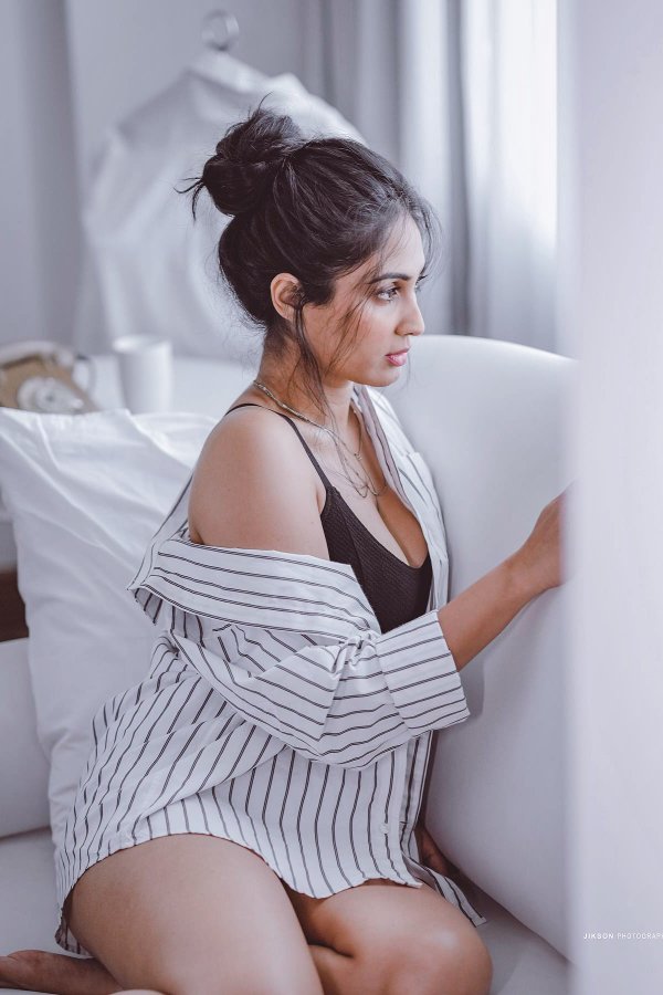 F1yRSrCagAAkMdz?format=jpg&name=900x900