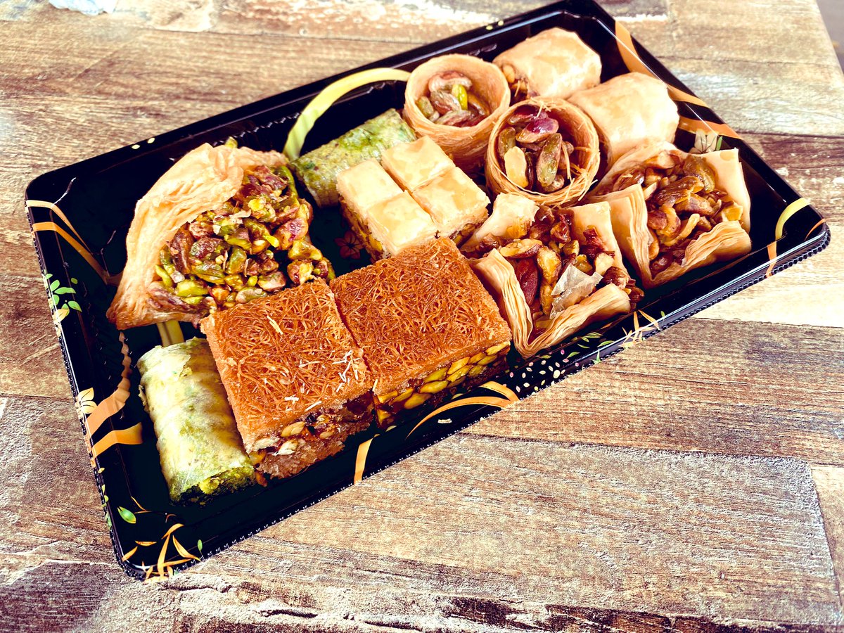 SaSaLaSharif's tweet image. #Sweets4MySweets 💖

Oriental Bakery from Syria 
#Souvenirs Of Venlo #NL 

#Shalom #Salam #Salut 
youtu.be/SmXeiq4iUBU  🕊️🕊️🕊️