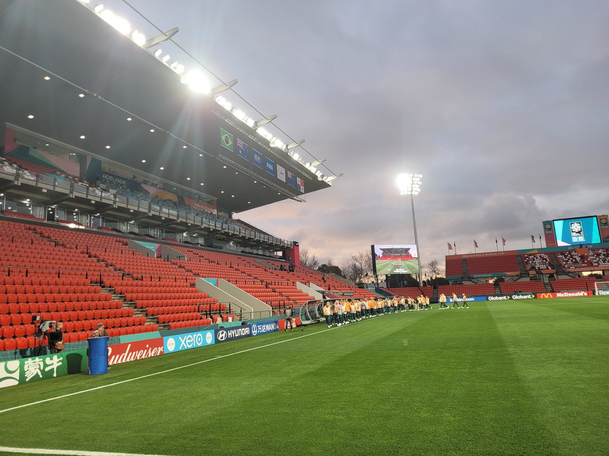 thomazbastos's tweet photo. Tudo pronto aqui em Adelaide pra estreia do Brasil! https://t.co/XNsZs9Dt82