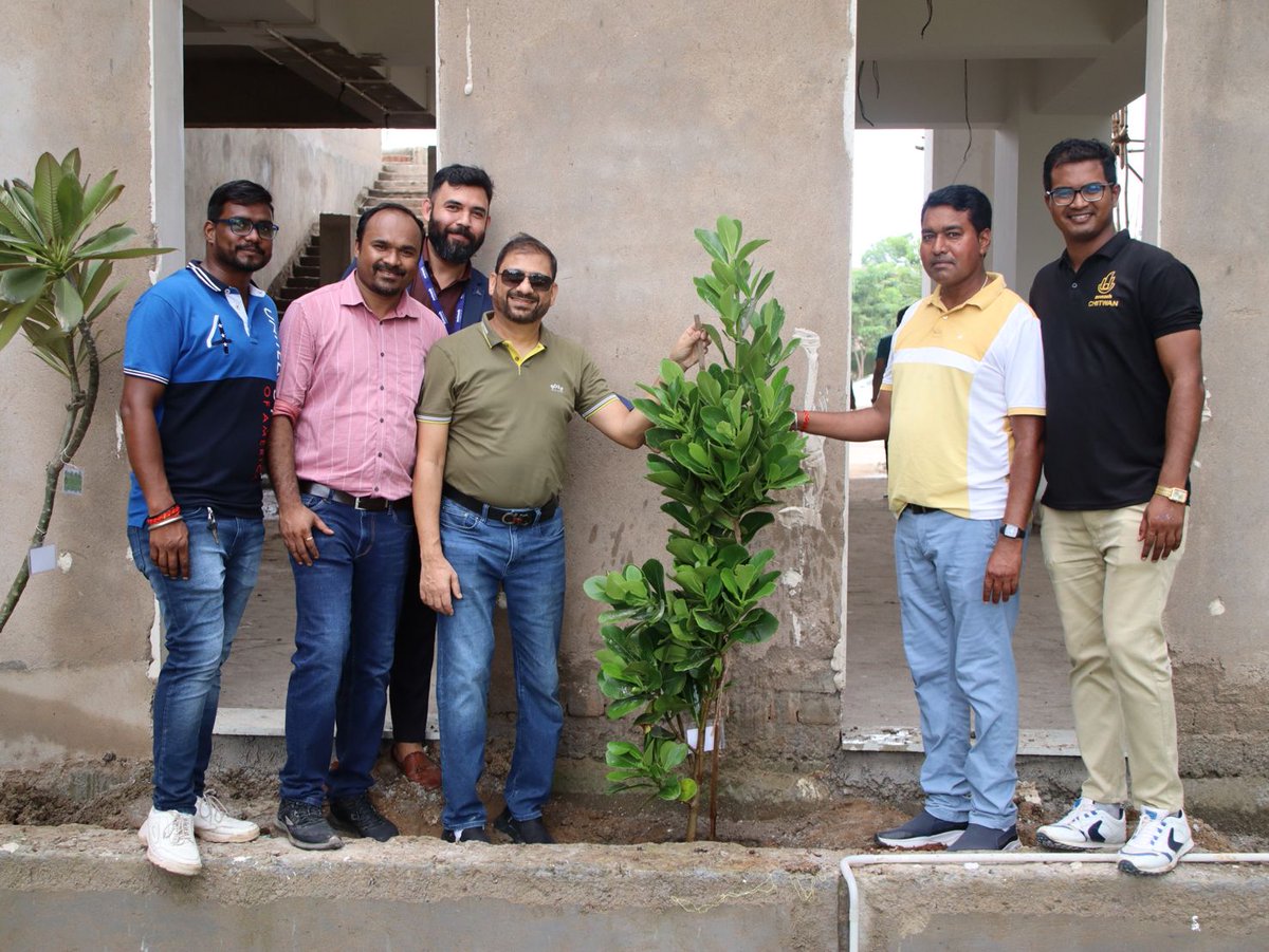 AvinashGroup's tweet photo. 🌱🌳 Glimpses of the Mega Plantation Drive in Avinash Chitwan with Rotary Club Raipur! 🌳🌱
🌏🌱 Let these snaps of our plantation drive serve as a reminder that by coming together, we can nurture nature & create a lasting positive impact on our planet.
#AvinashGroup #GoGreen https://t.co/RZ5eaCX0kP