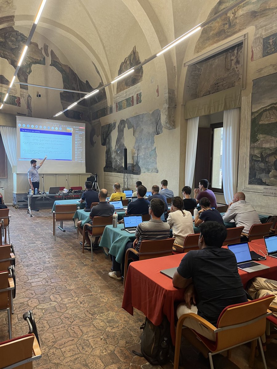 Day 1 at the @SIdE_IEA Summer School on Methods in Time Series Econometrics; class by @Francesco_Bia #Econometrics