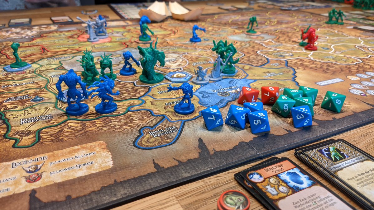 Gestern endlich wieder #WorldOfWarcraft als Brettspiel gespielt und was war das für ein Fest! Das erste Mal mit den Kindern. Stand viel zu lange im Schrank. Ich finde die Kampfmechanik immer noch genial. Einziges Manko ist die Downtime. Ich liebs trotzdem.