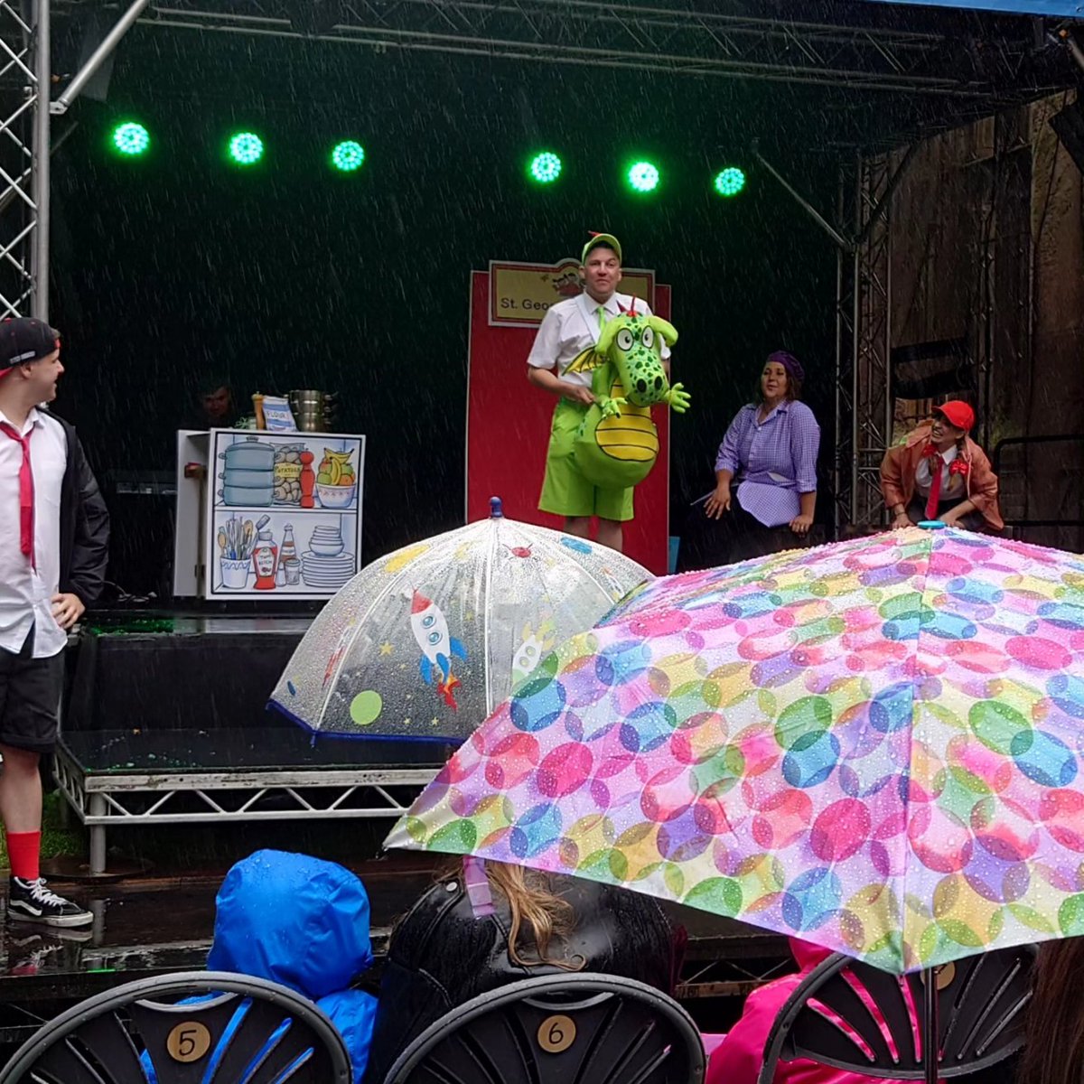 Despite the rain, we had a fantastic time watching 'Fred the Musical' by @FayEvansAuthor yesterday. What a great show. I am still singing the songs. With @maddy_templeman at @stlukesboc @LpoolTFestival #Liverpool #LivLitCycle