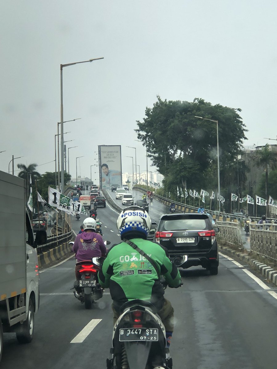 mailiamm's tweet photo. Tolong @gojekindonesia ini mitra nya nyeleneh benerrrrr~ wkwkwkwk https://t.co/62VoPC2424