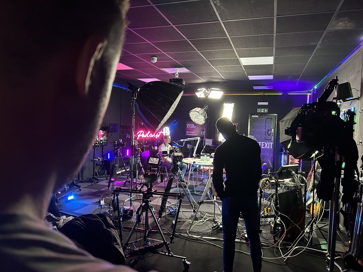 initcreative1's tweet image. Thrilled to have the legendary Dave "DJ Redlocz" Okwesia, also known as Full Flava, join us in the studio for Connor Phelan's "Finding Faith" Podcast. Don't miss out! 🎧 #FindingFaith #FullFlavaMagic #podcasting