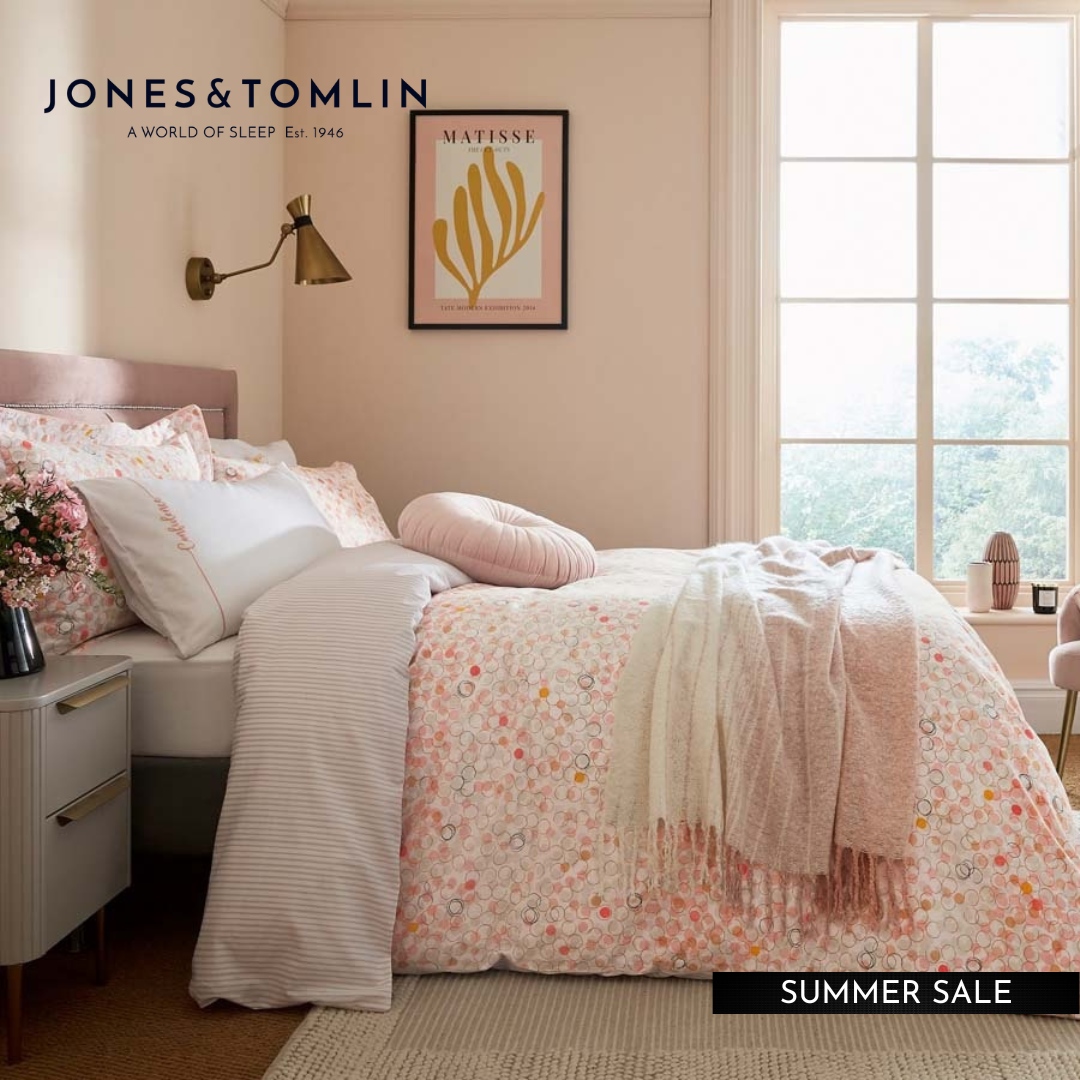 JonesAndTomlin's tweet image. Create blissfully serene interiors with @KatiePiper_ bedding...

Going to bed wrapped in these pure cotton bed sheets is sure to set the tone in any bedroom.

Get your Katie Piper bedding bit.ly/katie-piper-sa…

#KatiePiper #BedSheetCotton #PinkDecor #LoveYourSpace #CalmInterior
