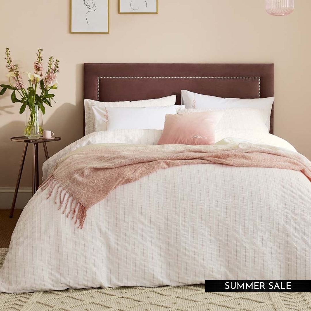 JonesAndTomlin's tweet image. Create blissfully serene interiors with @KatiePiper_ bedding...

Going to bed wrapped in these pure cotton bed sheets is sure to set the tone in any bedroom.

Get your Katie Piper bedding bit.ly/katie-piper-sa…

#KatiePiper #BedSheetCotton #PinkDecor #LoveYourSpace #CalmInterior