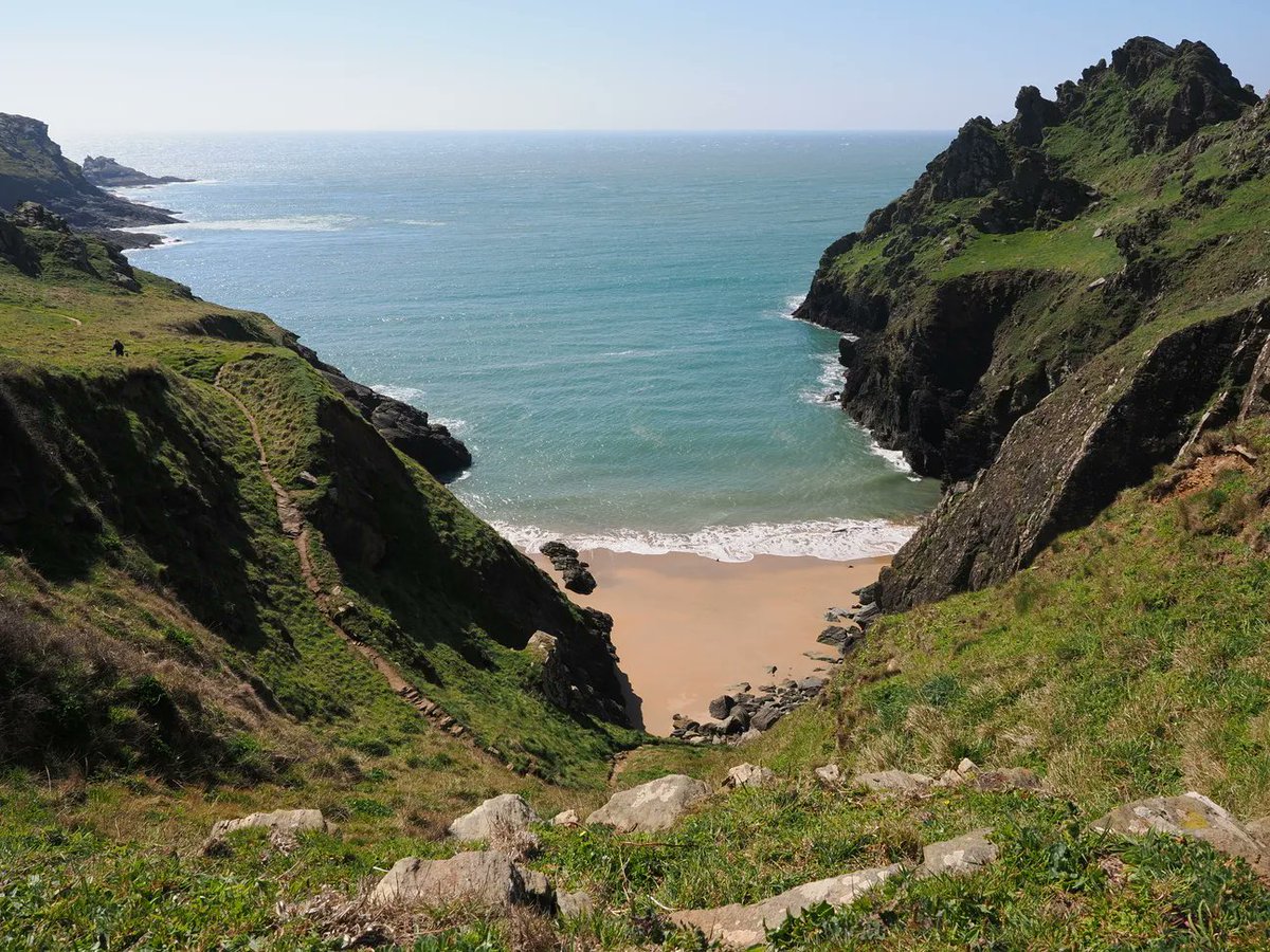 ContoursHoliday's tweet image. Just look at these fantastic views; it's enough to make anyone race to the seaside! Thank you to Contours customer Raymond Riggs for sharing these great shots from the South West Coast Path! 🌊 😍

Itching to explore this trail yourself? Click here: buff.ly/3F3cQar