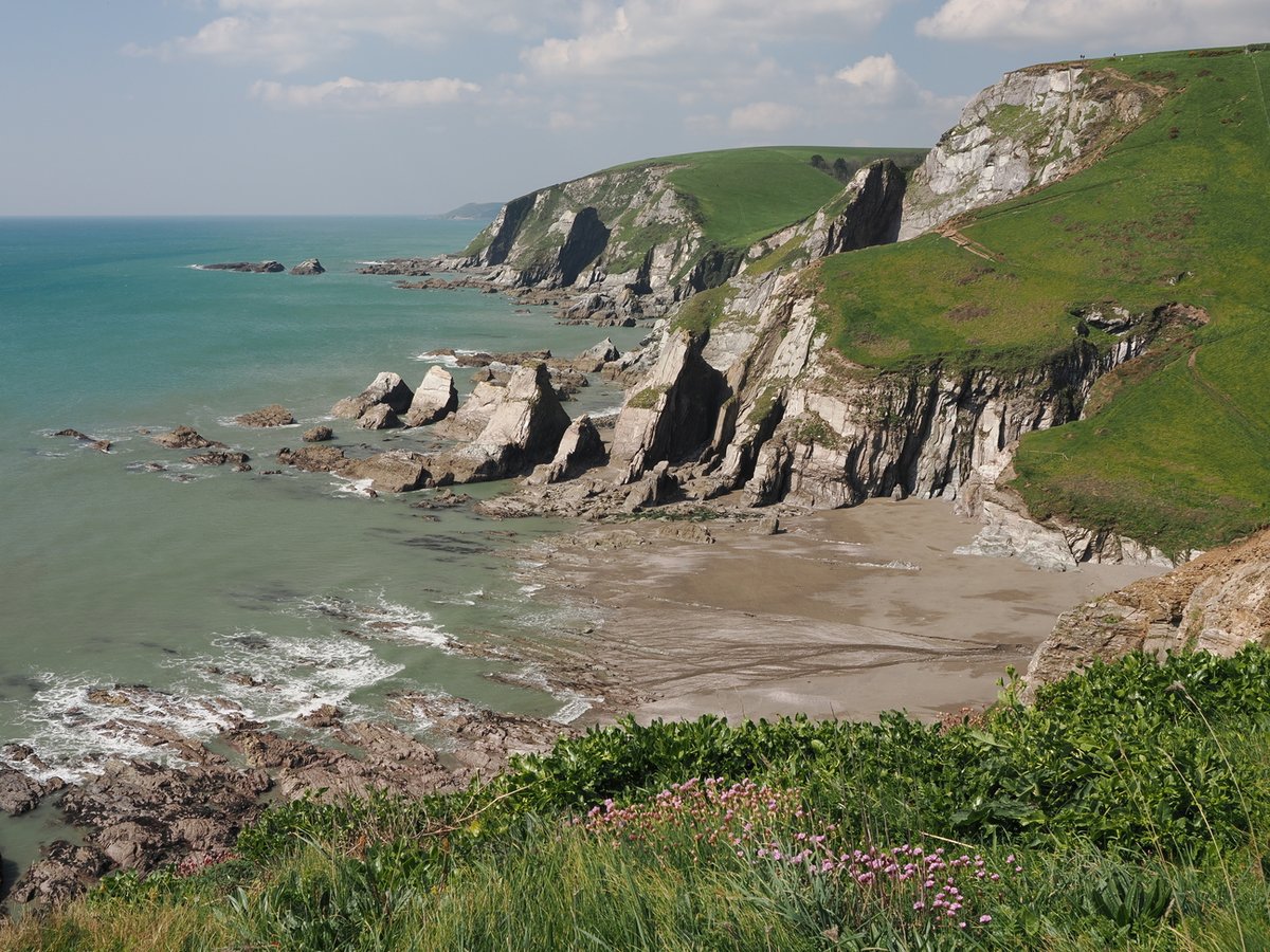 ContoursHoliday's tweet image. Just look at these fantastic views; it's enough to make anyone race to the seaside! Thank you to Contours customer Raymond Riggs for sharing these great shots from the South West Coast Path! 🌊 😍

Itching to explore this trail yourself? Click here: buff.ly/3F3cQar