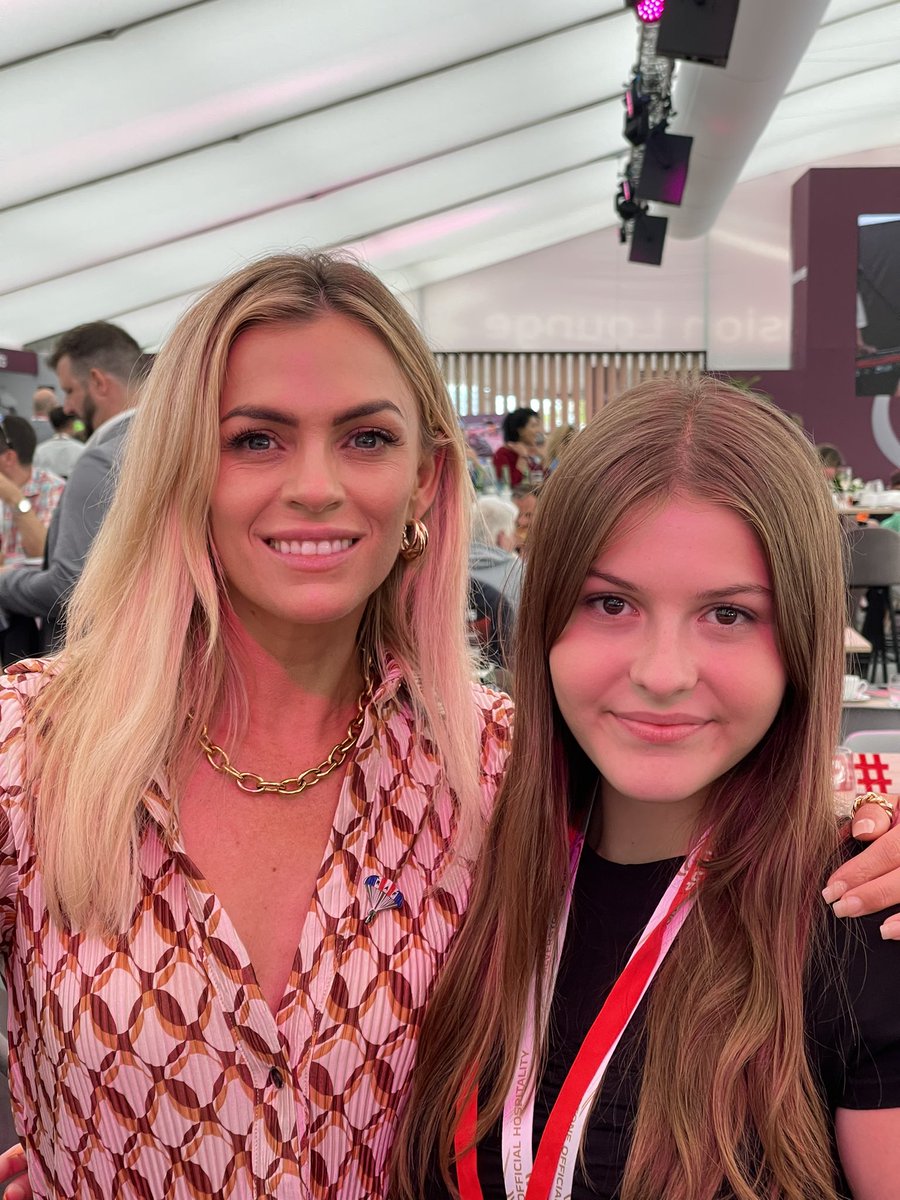 sean crompton tweet media