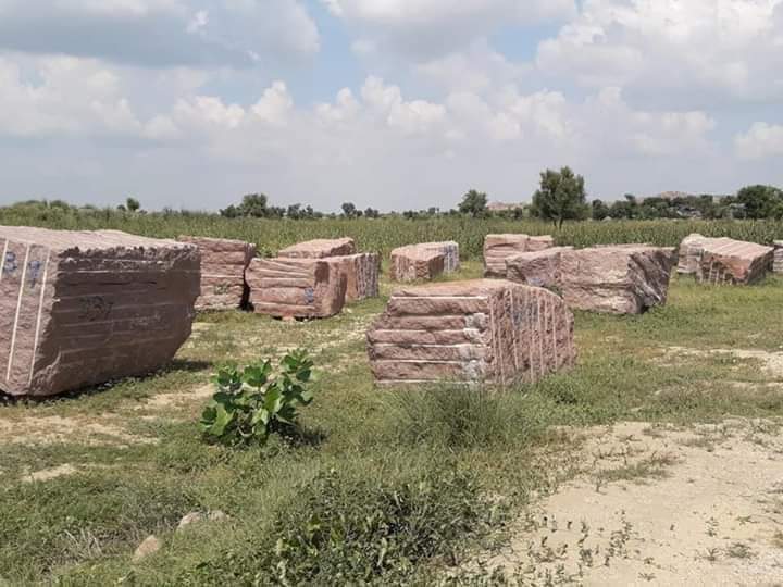 UstadrahiS's tweet photo. The govt of Sindh is cutting and selling the 10 billion year old Karoonjhar mountain, which will damage the environment and on the other hand, the lives of millions of people will be destroyed.
#SaveKaroonjhar 
@CMSindh @BBhuttoZardari 
@UNEP @HRCP87 @UNHumanRights 
@UN @UNESCO https://t.co/PHRWgOpKUp