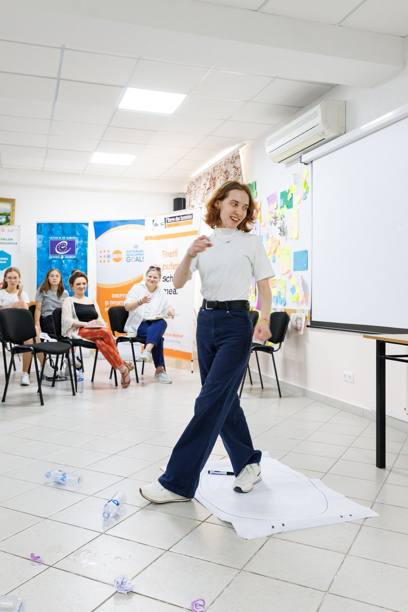 UNFPAMoldova's tweet image. 🔴A live museum to shutter stereotypes, an eco festival, a social theatre - these are just few out of 17 youth initiatives that @UNFPA &amp;amp; partners support as part of #YouCreate program. The youth teams met to finetune their projects, acting as change makers in their communities⬇️