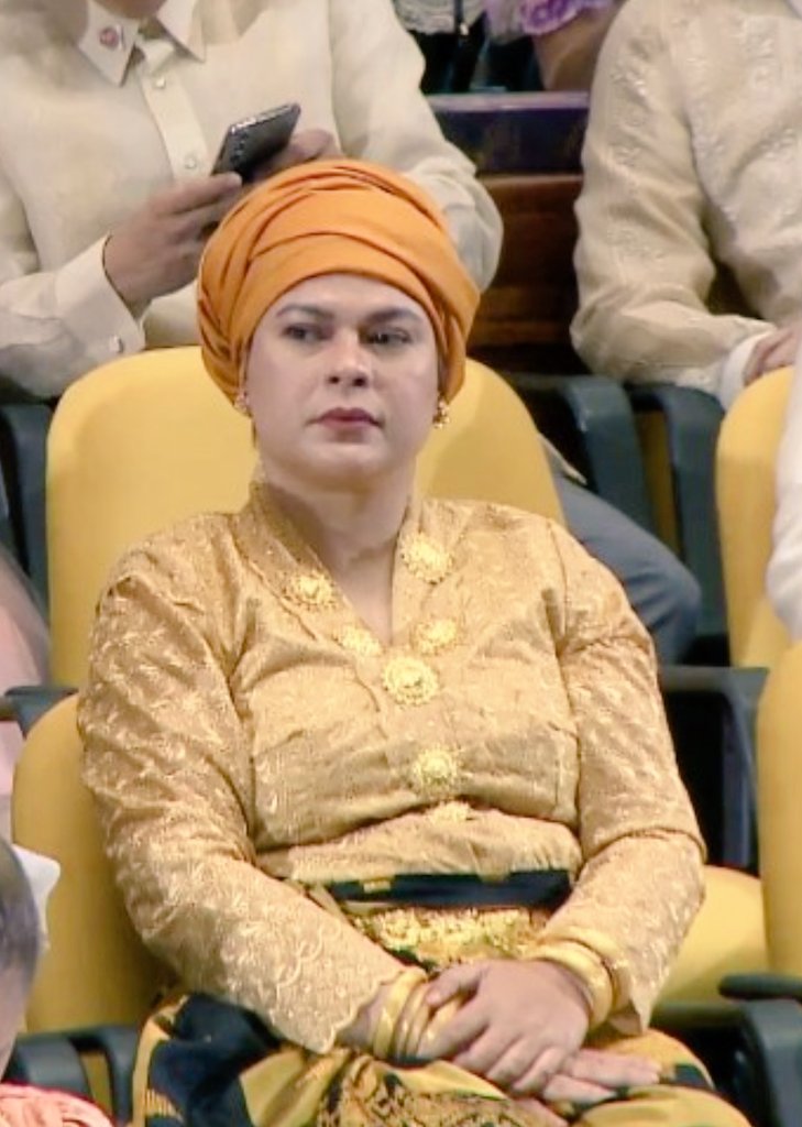 ZeeKamad's tweet photo. Ang ganda naman ni VP Sara Duterte 😍💚 https://t.co/6vlmDUXrWJ