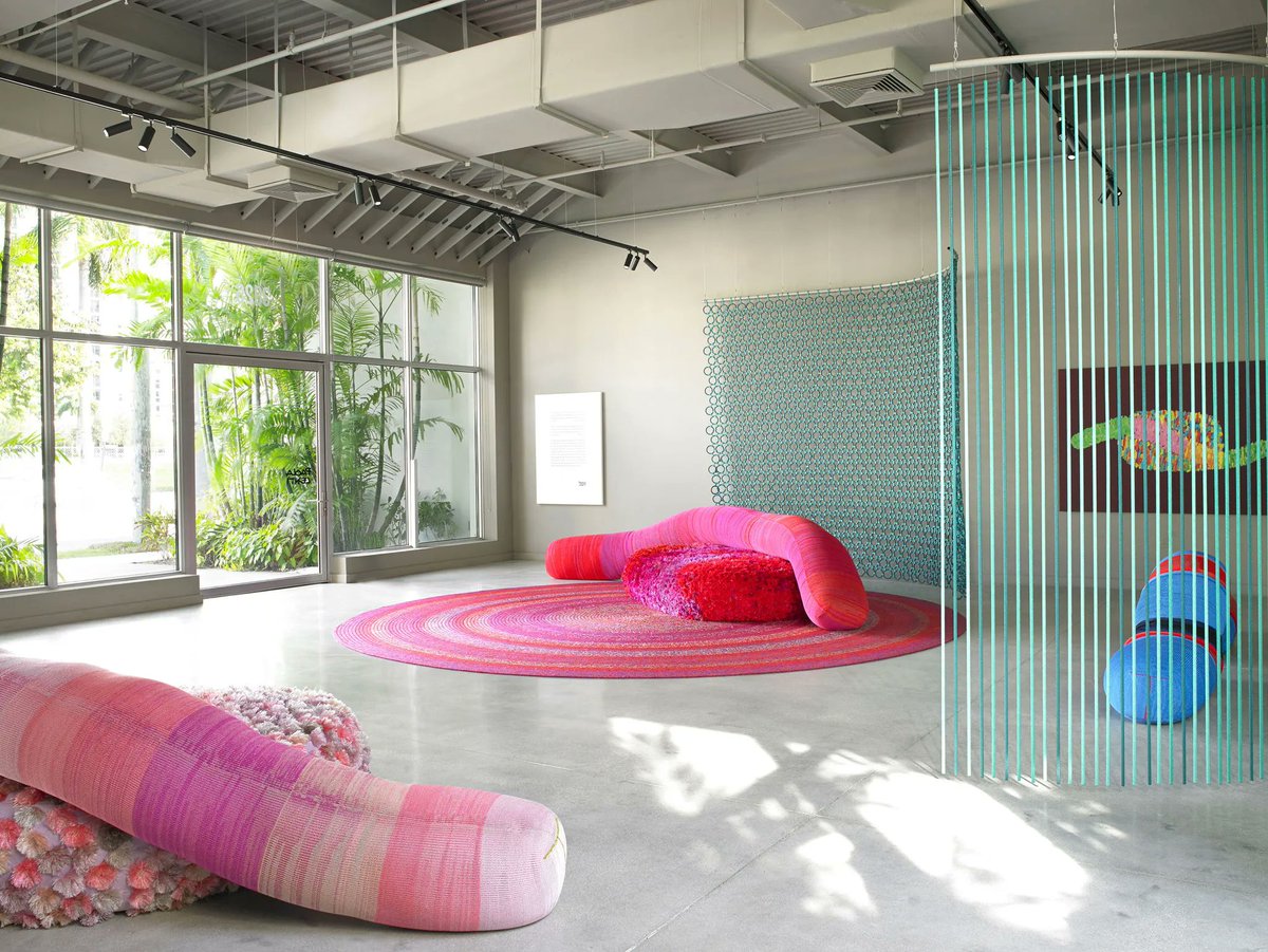Fernando ve Humberto Campana'nın Paola Lenti için tasarladığı Metamorfosi koleksiyonu, Interior Design tarafından düzenlenen 2023 NYCxDesign Ödülleri'nde Çevresel Etki kategorisinde birincilik kazandı. 

#paolalenti #livingwithcolour #furnituredesign #homefurniture