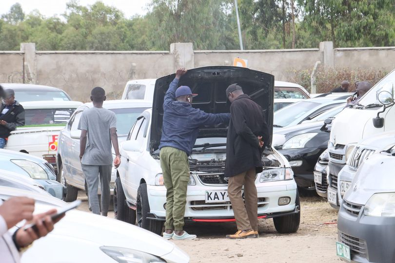 KabaKenya's tweet photo. Checking a car's engine is one of the most crucial steps when purchasing a used or new vehicle. The engine is essentially the heart of the car, and its condition can significantly impact the vehicle's performance, reliability, and overall value.
#carbazaar https://t.co/4DhYM6ddal