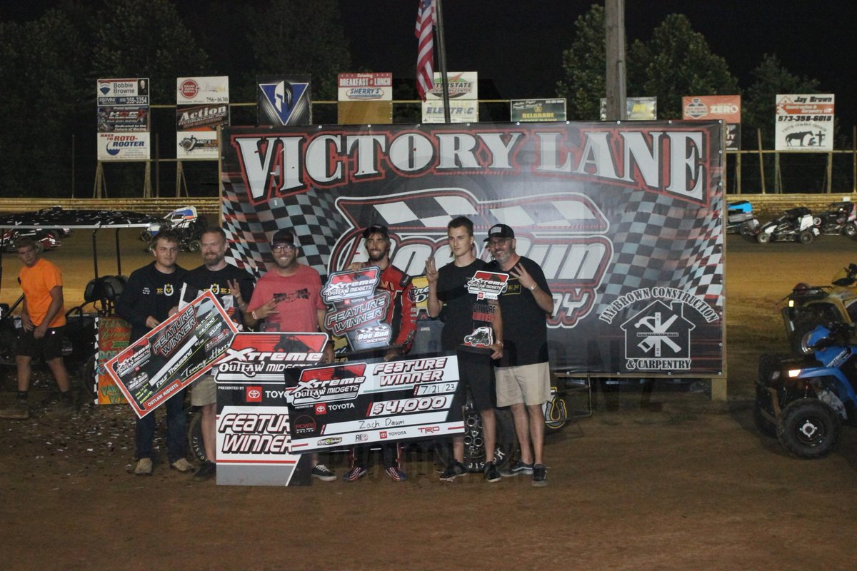 austingonzphoto's tweet photo. 7/21/2023 Doe Run Raceway.
@DaumMotorsports Bringing Home With Feature Win With The Midgets. https://t.co/7ZWYWNNGun