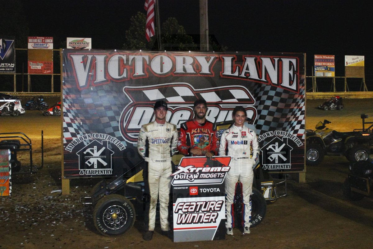 austingonzphoto's tweet photo. 7/21/2023 Doe Run Raceway.
@DaumMotorsports Bringing Home With Feature Win With The Midgets. https://t.co/7ZWYWNNGun
