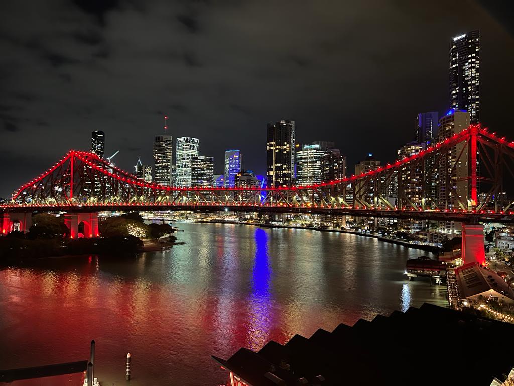 IAS - the International AIDS Society (@iasociety) on Twitter photo We're loving #Brisbane's Story and Victoria bridges lit up red tonight🌉Thank you <a href="/BCEC_Brisbane/">Brisbane Convention & Exhibition Centre</a> & <a href="/brisbanecityqld/">Brisbane City</a> for this show of solidarity with people living with and affected by #HIV. What a sight! We're loving #Brisbane's Story and Victoria bridges lit up red tonight🌉Thank you <a href="/BCEC_Brisbane/">Brisbane Convention & Exhibition Centre</a> & <a href="/brisbanecityqld/">Brisbane City</a> for this show of solidarity with people living with and affected by #HIV. What a sight!