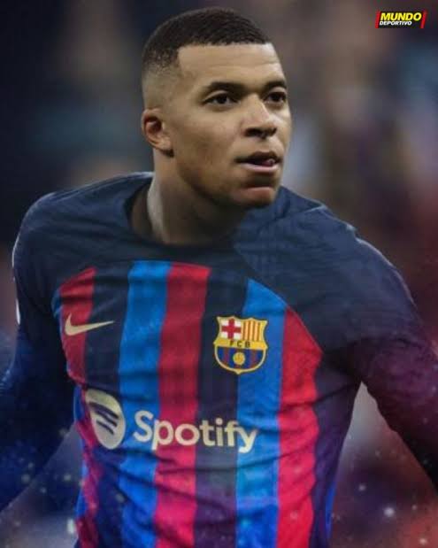 idextratime's tweet photo. 🚨 BREAKING: Barcelona tertarik untuk merekrut Kylian Mbappe!

Barcelona akan mengadakan pertemuan dengan PSG hari ini. Karena tidak mampu membayar seluruh biaya transfernya, Barça akan menyertakan beberapa pemain dalam tawarannya.

📝 @lequipe @Tanziloic | #Blibli @bliblidotcom https://t.co/Y2xqK3Y6fe