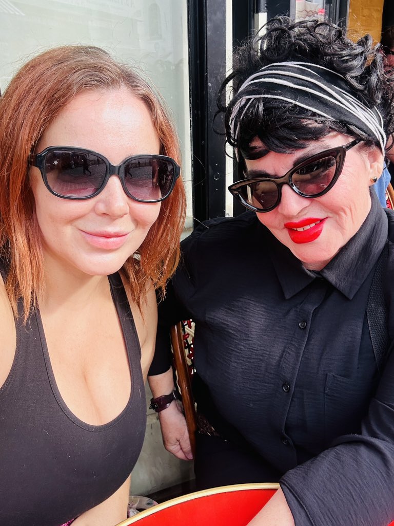 BeNiceNatasha's tweet photo. Last day in Paris before moving onto Rome! 🇮🇹Montmartre and gift shopping! 🎨 But first coffee! ☕️ #LaBoheme https://t.co/rpQHjrTL8E