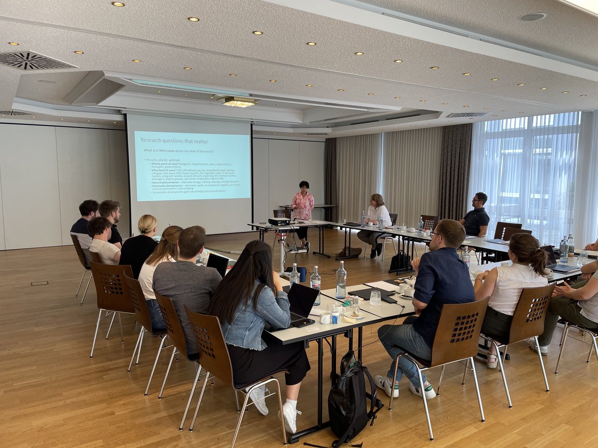 WINF_TUD's tweet photo. We indulge in reminiscences and have captured a few impressions from our workshop in pretty #Bayreuth here: https://t.co/WUWqvx6AZ3 https://t.co/IMVB0pt26J
