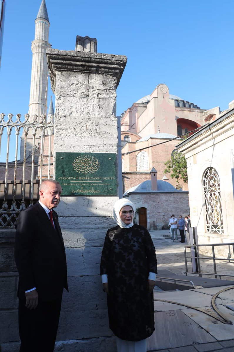 Cumhurbaşkanımız Sayın @RTErdogan: “Ayasofya’nın dirilişi; insanlığın özlemle beklediği, temeli adalet, ahlak, tevhid ve kardeşlik olan medeniyet güneşimizin yeniden yükselişinin sembolüdür.” Doğunun batmayan yıldızı Ayasofya! Hüzün bitti, hasret sona erdi... #AyasofyaCamii 🕌