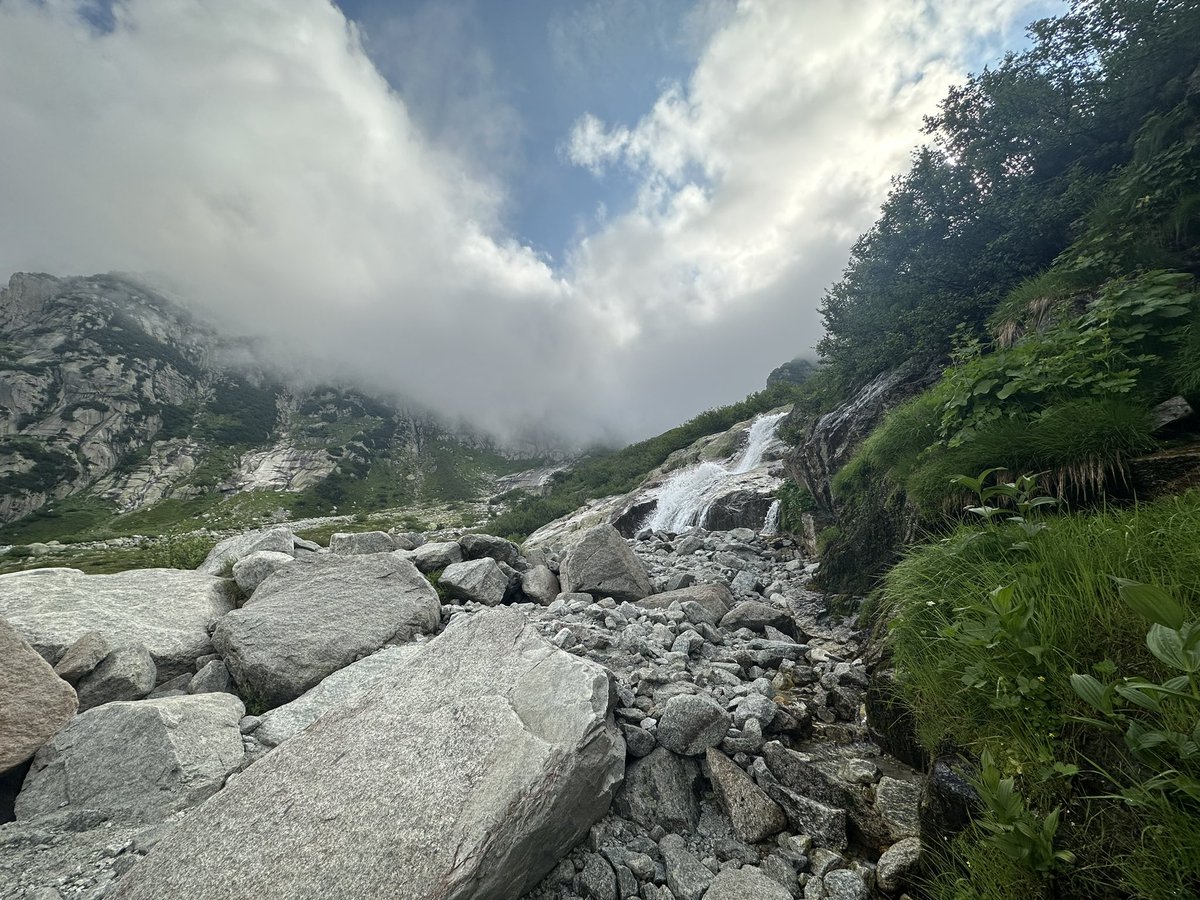 Figebueb's tweet photo. #gelmerhütte #top https://t.co/6fI2Pe8FKm