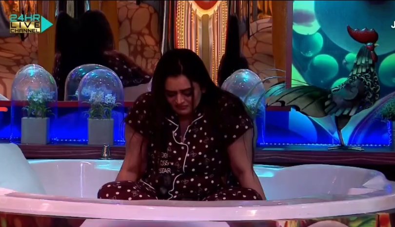 NOTHING JUST #bebika SITTING IN A POOL OF HER OWN TEARS AFTER COMING OUT AND SEEING HER HARKATE 

#elvishyadav #abhishekmalhan #manisharani  #abhisha #elvisha #BBOTTSeason2 #bbott2 #BigbossOttSeason2