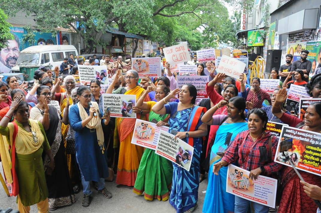 cpimspeak's tweet photo. WB: Demanding resignation of Manipur CM and condemning heinous crime committed on women, joint forum of women associations held a protest in Chennai. Central Committee Member and national Vice president of AIDWA Com U. Vasuki, and comrade P Suganthi addressed the protest. https://t.co/f0PHDS4vU0