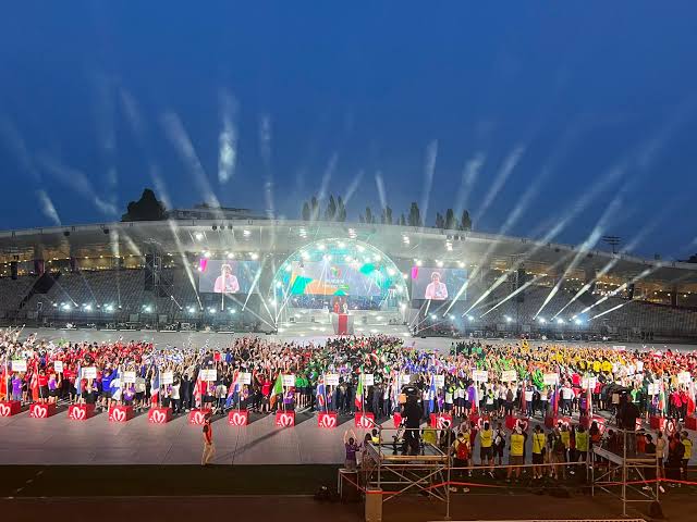 TeamTurkiye's tweet photo. 🇹🇷EYOF başladı!

Maribor 2023 Avrupa Gençlik Olimpik Yaz Festivali (EYOF) Açılış Töreni ile Başladı. Açılış töreninde bayrağımızı milli atletimiz Eda Nur Tulum ve milli yüzücümüz Kuzey Tunçelli taşıdı.🌟 https://t.co/g3zRJXvSok