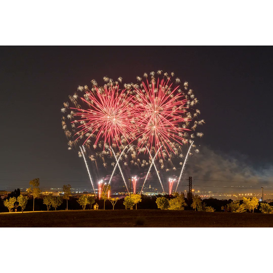 JF_Replica's tweet photo. Fuegos artificiales del  Primer Concurso Nacional de Espectáculos Piromusicales 2023, en el lago del Sector 3, Getafe.  21 de Julio.

#getafe #pirotecnia #fiestasdegetafe #fiestasgetafe #fiestasdegetafe2023 #fuegosartificiales #madrid @aytogetafe https://t.co/JnxAoK7so8