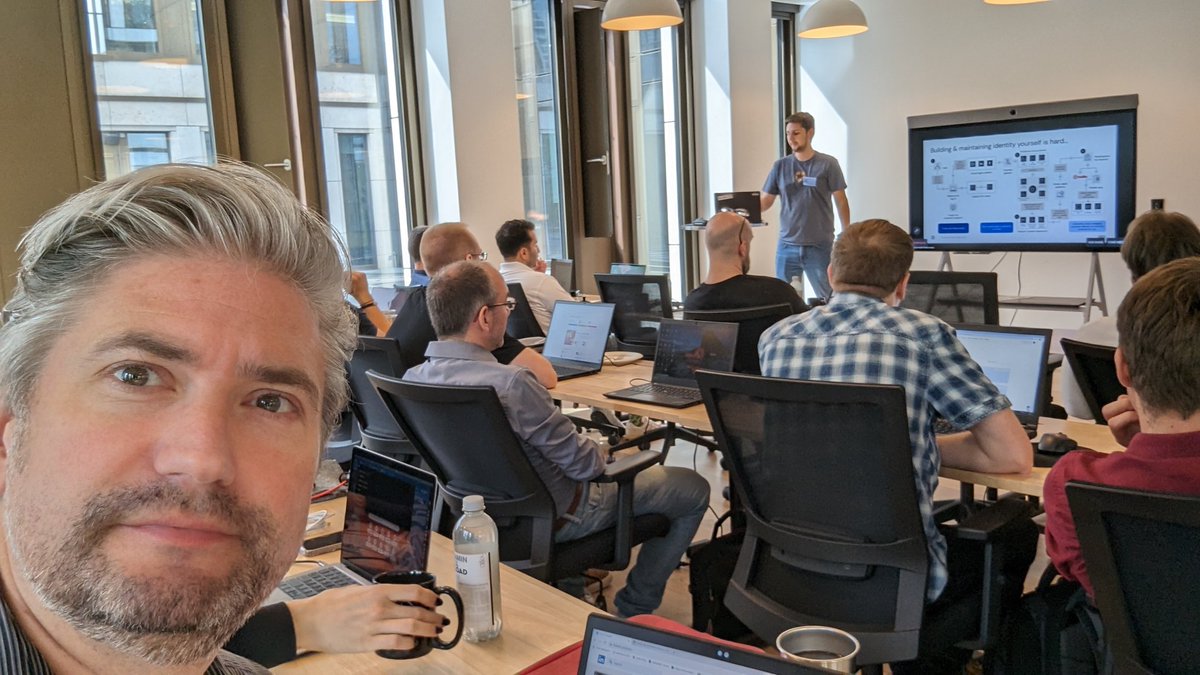 Sebastian Rohr tweet media