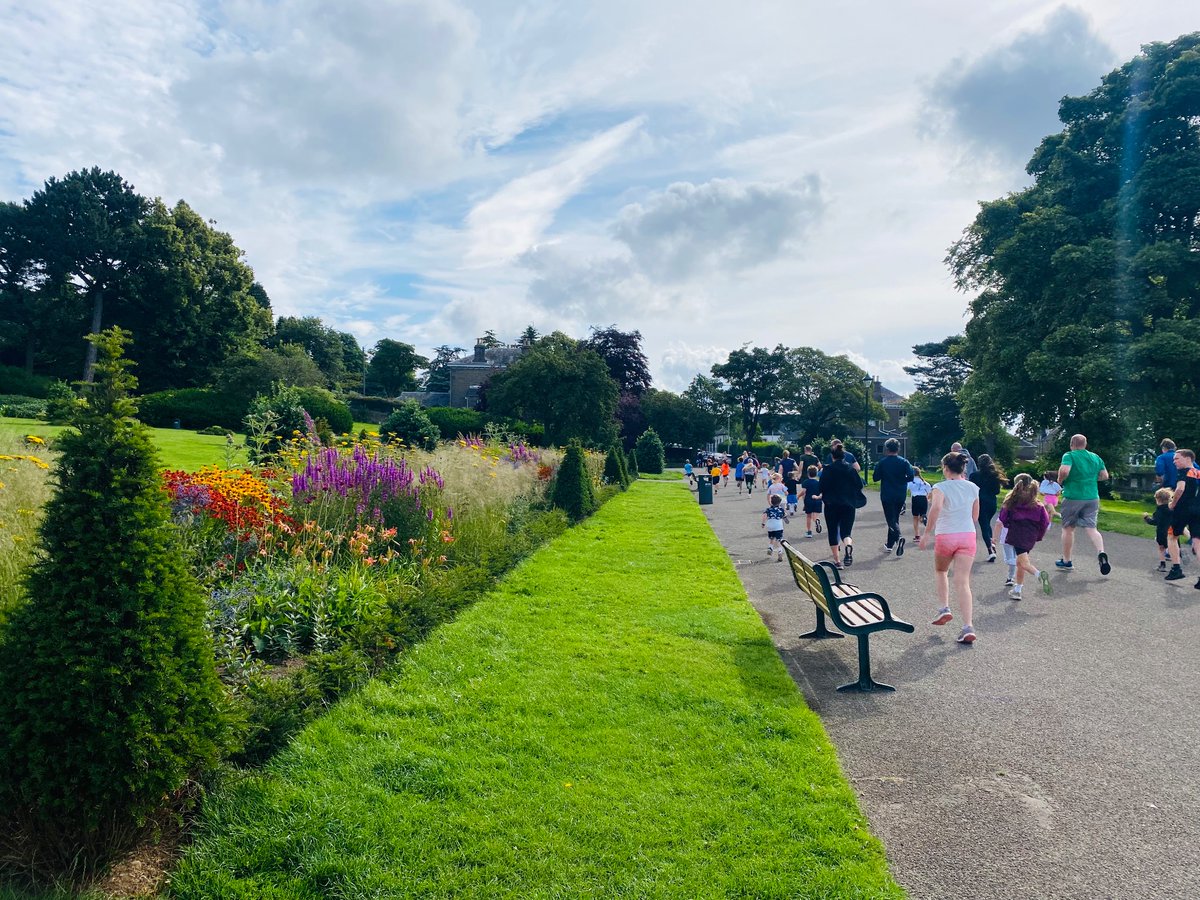 We are so lucky to have such a lovely location for our junior parkrun 💐 🌸 🏫🌺🌲

There’s nothing we love more than seeing families get their Sunday mornings off to an active start at Baxter Park junior parkrun ❤️🌳#loveparkrun #juniorparkrun #baxterpark #Dundee