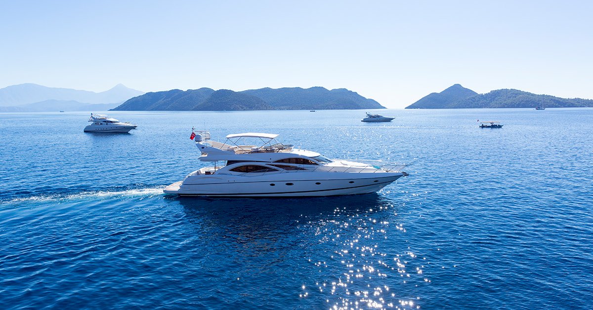 Materials in marine applications are exposed to a variety of influences from sun, weather and salt water, swell and wave action and must withstand these stresses. Why GRP is less maintenance-intensive than metallic materials 👉 fcld.ly/4334kbp

#shipping #movingforward