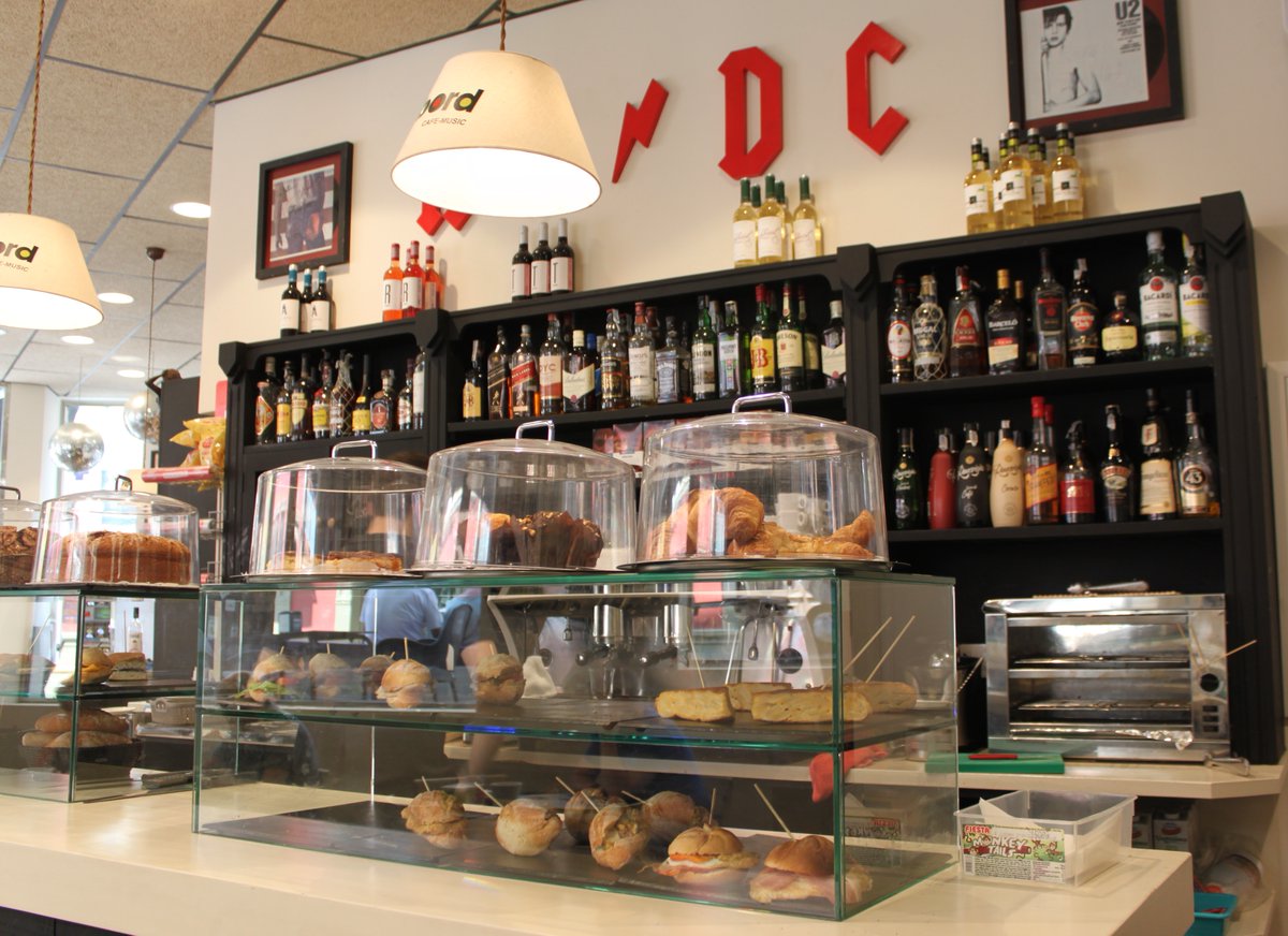LaBoticaIndiana's tweet photo. El Rocker Soul Coffee alimenta el verano en Candás. Descubre nuestras nuevas propuestas https://t.co/Er0eCv5To7 #RockerSoul #Candás #Asturias https://t.co/4bPIvOQP8W