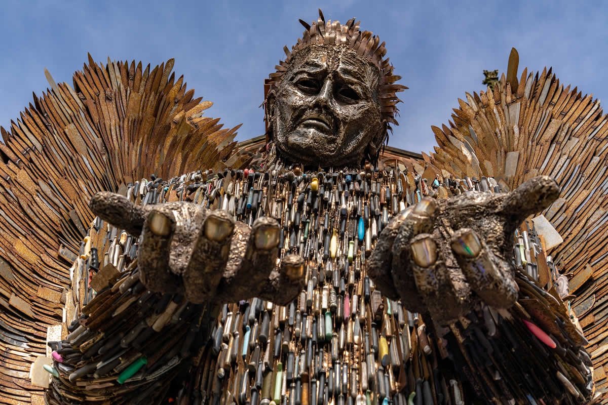 HHMU_Banksia's tweet image. re #Spoons 
Have you seen the #SpoonGorilla made by @AlfieBradleyart 
&amp;amp; #TheKnifeAngel aka National Monument Against Violence &amp;amp; Aggression

#KoKoLove
en.wikipedia.org/wiki/Knife_Ang…