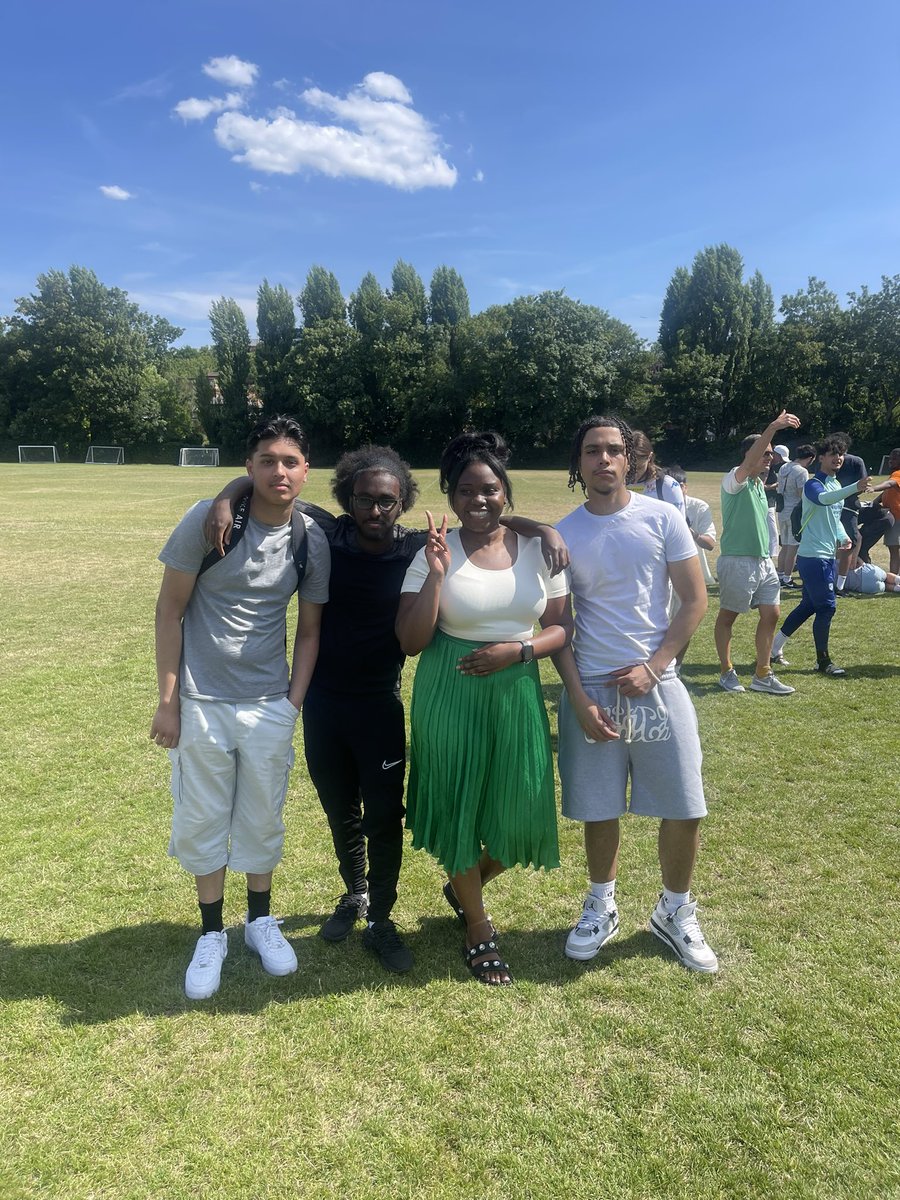 NAttramTeaches's tweet photo. My first set of year 13s have left &amp; are ready for university they have been a true blessing 🙌🏾 @StAloysiusC https://t.co/NMOQqbcLIj