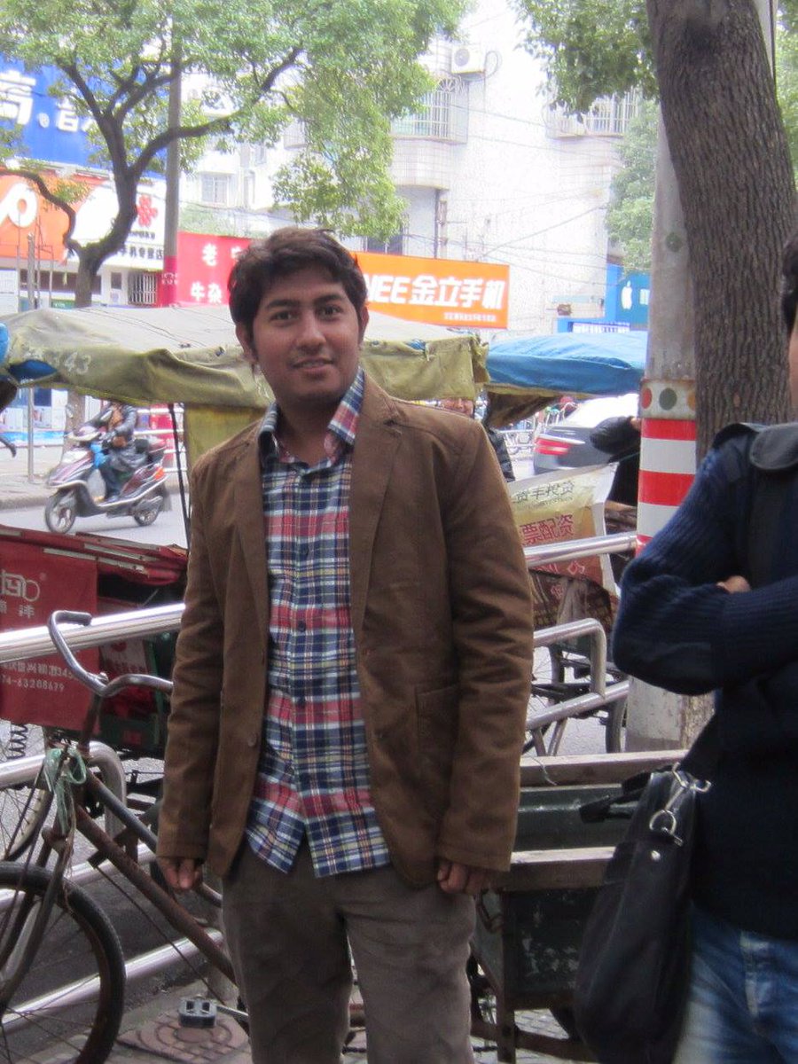 araju3587's tweet photo. Since 2013! চায়নাতে তোলা পিক!  দেখতে কেমন ছিলাম যানাবেন প্রিজ! https://t.co/swKNrMKdfk