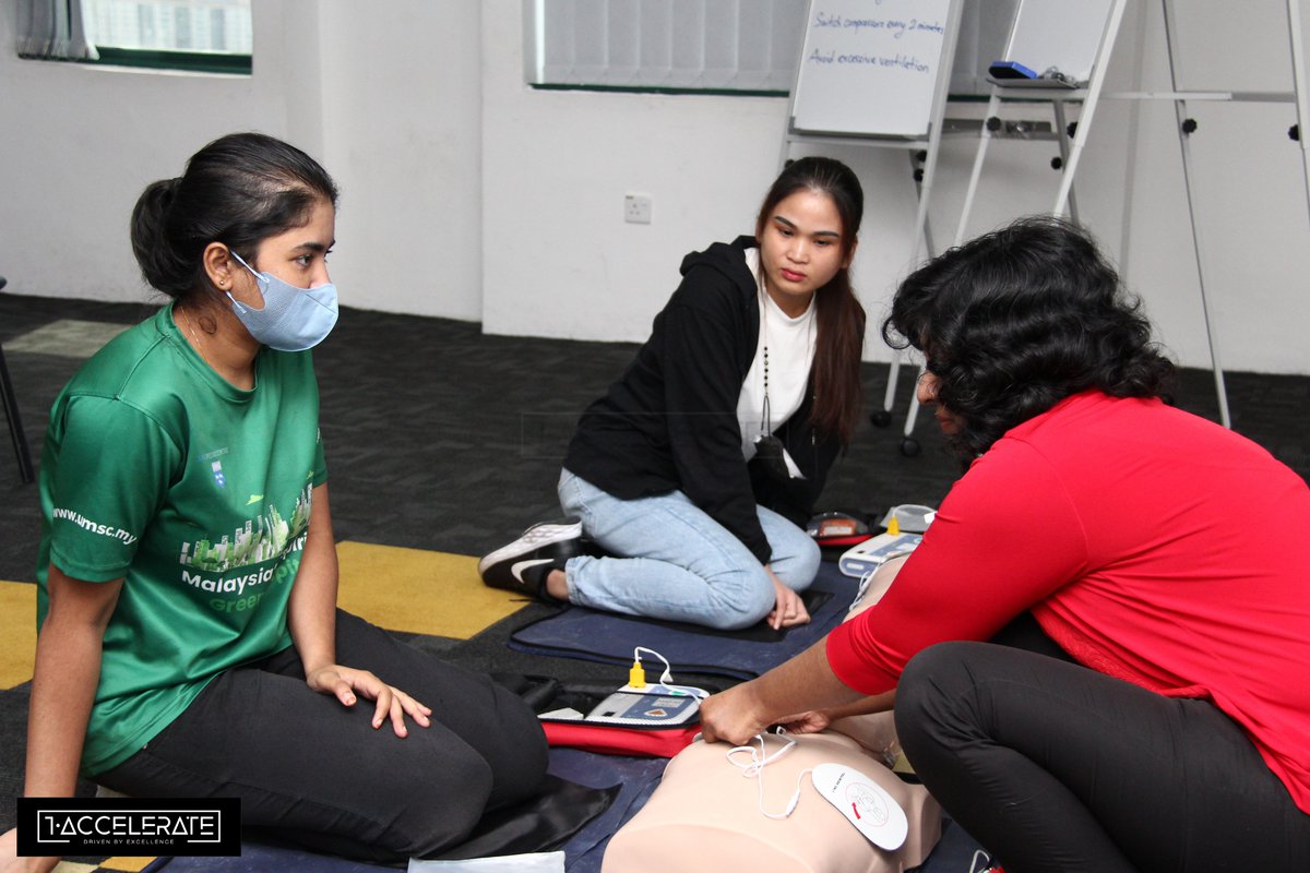 1acceleratesb's tweet photo. Empowering our participants to be everyday heroes! 🦸‍♂️🦸‍♀️ Proud to see them mastering ACLS and PALS course. 

#FirstAidHeroes #ClientTraining #LifeSkills #ACLS #PALS #1accelerate https://t.co/MtX2YTNNnf