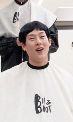 ha_bbb7's tweet photo. ビフォーもアフターも可愛すぎるジュホンさんwwwwww
いってらっしゃい！ https://t.co/0W3DrwUrCC