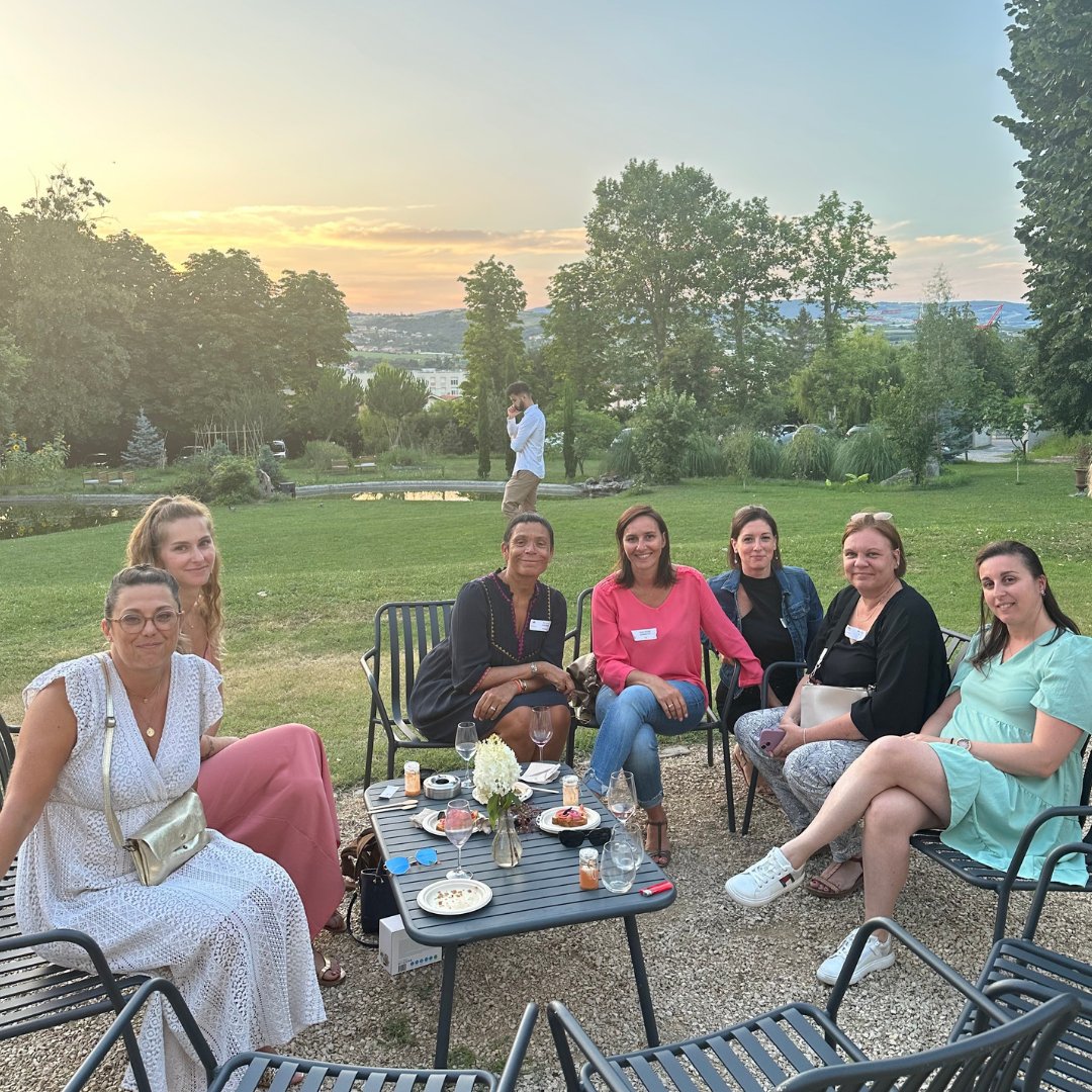 Paybee_paie's tweet photo. [LA TEAM PAYBEE]

🎉La Team Paybee s’offre une pause avant l'été.

Même si nos équipes restent disponibles tout l'été, toutes les occasions sont bonnes pour se retrouver.
🙌Ne jamais sous-estimer les bénéfices de se réunir en équipe.

Nous vous souhaitons un bel été😃 https://t.co/mEgGue0oap