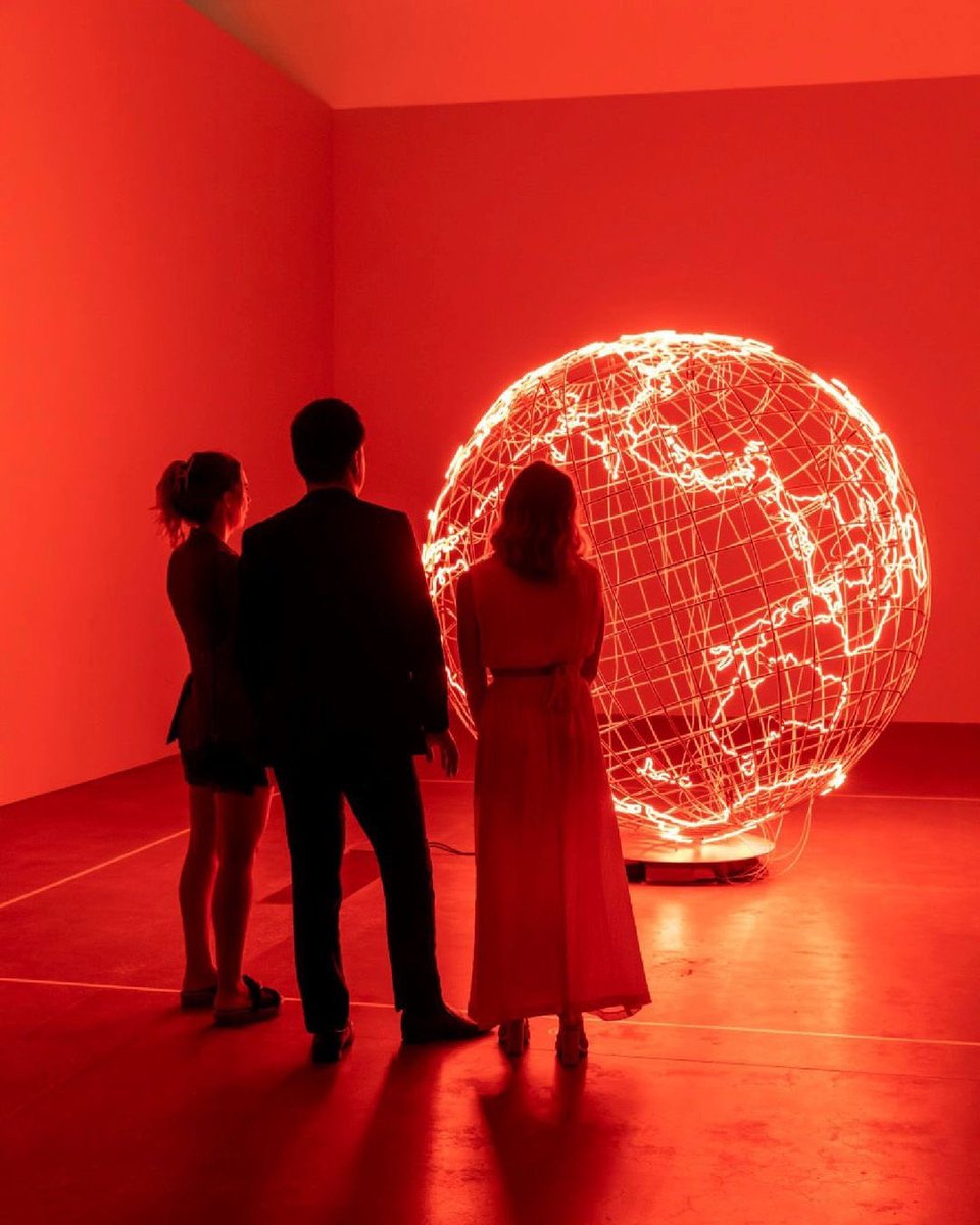 Welcome the weekend with art inspiration at QAGOMA - #Brisbane, Australia! Two major retrospectives from leading Australian artists: ‘eX de Medici: Beautiful Wickedness’ and ‘Michael Zavros: The Favourite’ are on display through October 2023!

📸 : <a href="/qagoma/">QAGOMA</a>
