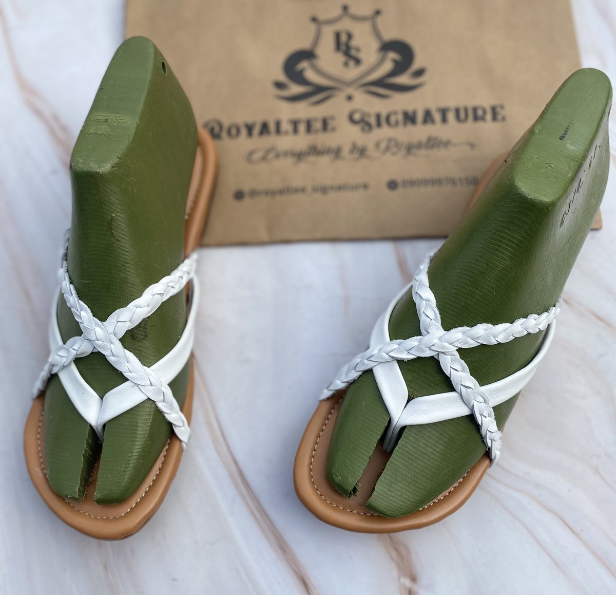 Female slides available in sizes upon order for #6000

Production takes 5-7 working days, 
Location is Lagos and we deliver nationwide. 
Send a dm to order 

#Vendorspototf #Onlinetradefair https://t.co/nArFt3Ec45